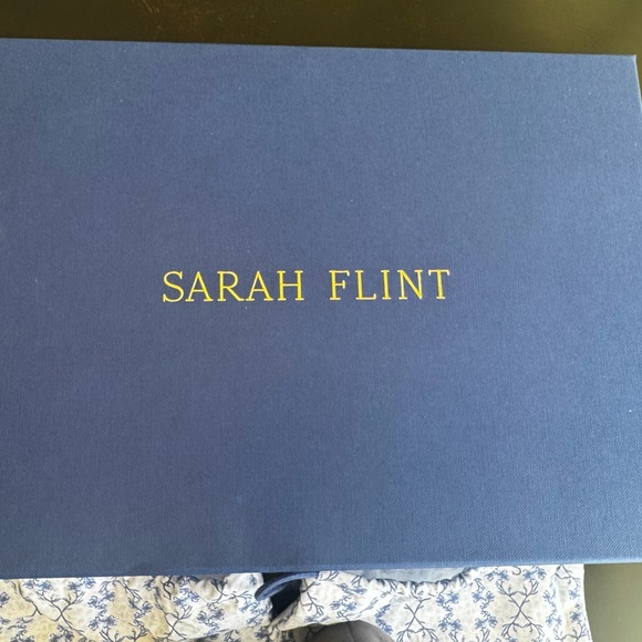 Sarah flint flats 39 1/5 - Picture 2 of 4